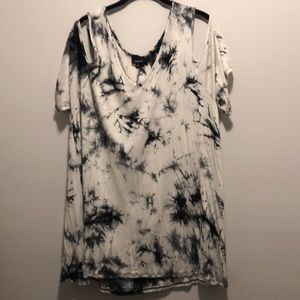 Torrid size 4 tie dye off the shoulder T-shirt